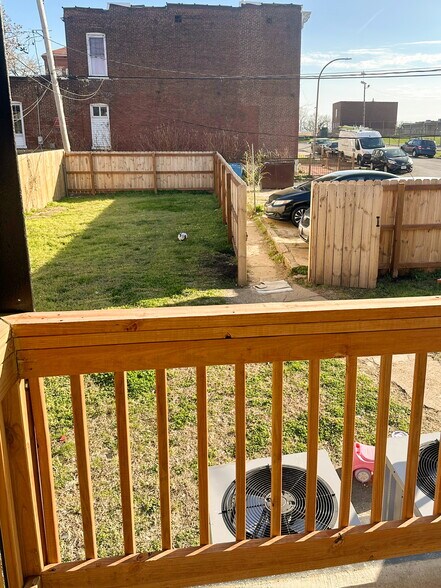 Building Photo - 2224 Miami St