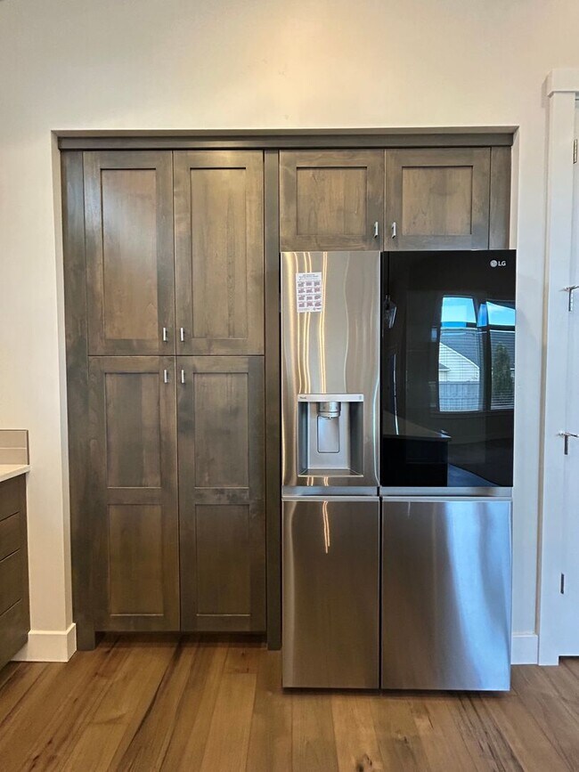 Building Photo - Gorgeous 3 bedroom 2 bathroom Home in Nampa