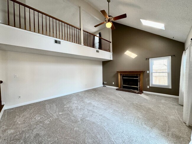 Building Photo - Golf Course Lot!! 4-Bedroom Home in Cypress Point!! Fenced Backyard & Dog Friendly!