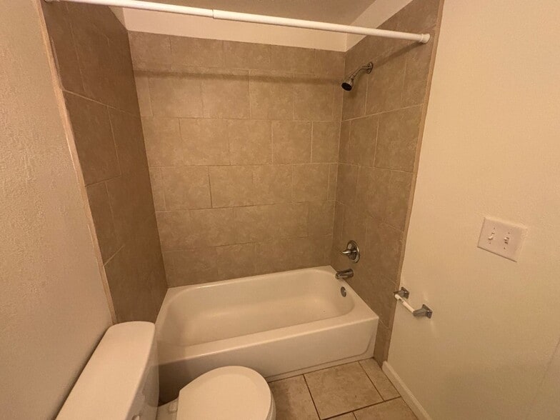 Building Photo - 1 E Navajo Rd