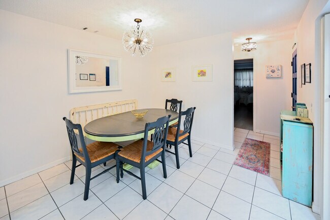 Building Photo - 301 Markley Ct