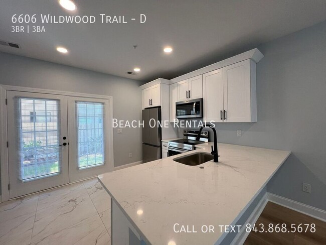 Building Photo - Myrtle Beach - 3 Bedroom / 2.5 Bath Townhome