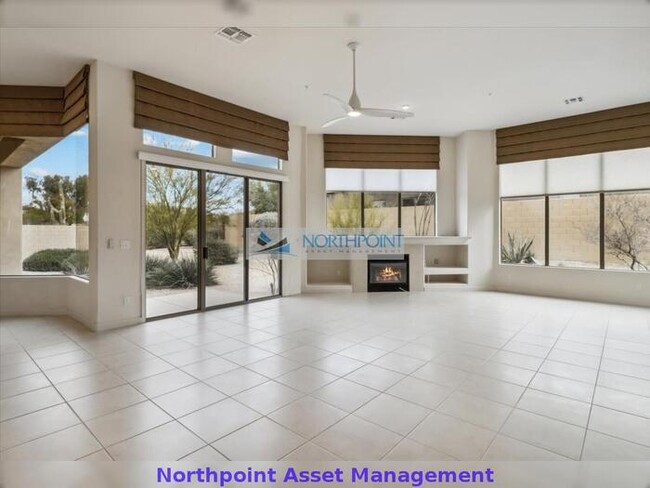 Building Photo - 4 bed, 3 bath in a Must-Have location