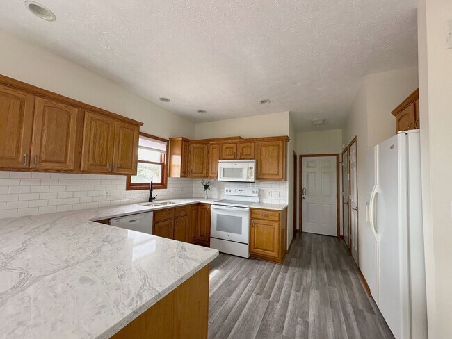 Building Photo - 8621 Lavender Cir