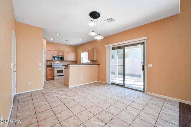 Building Photo - 2621 E Waterview Ct