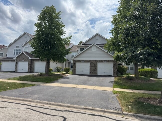 Primary Photo - 2928 Kentshire Cir