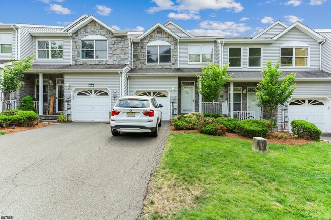 Building Photo - 376 Summerhill Dr