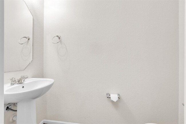 Building Photo - 13014 Carswell St