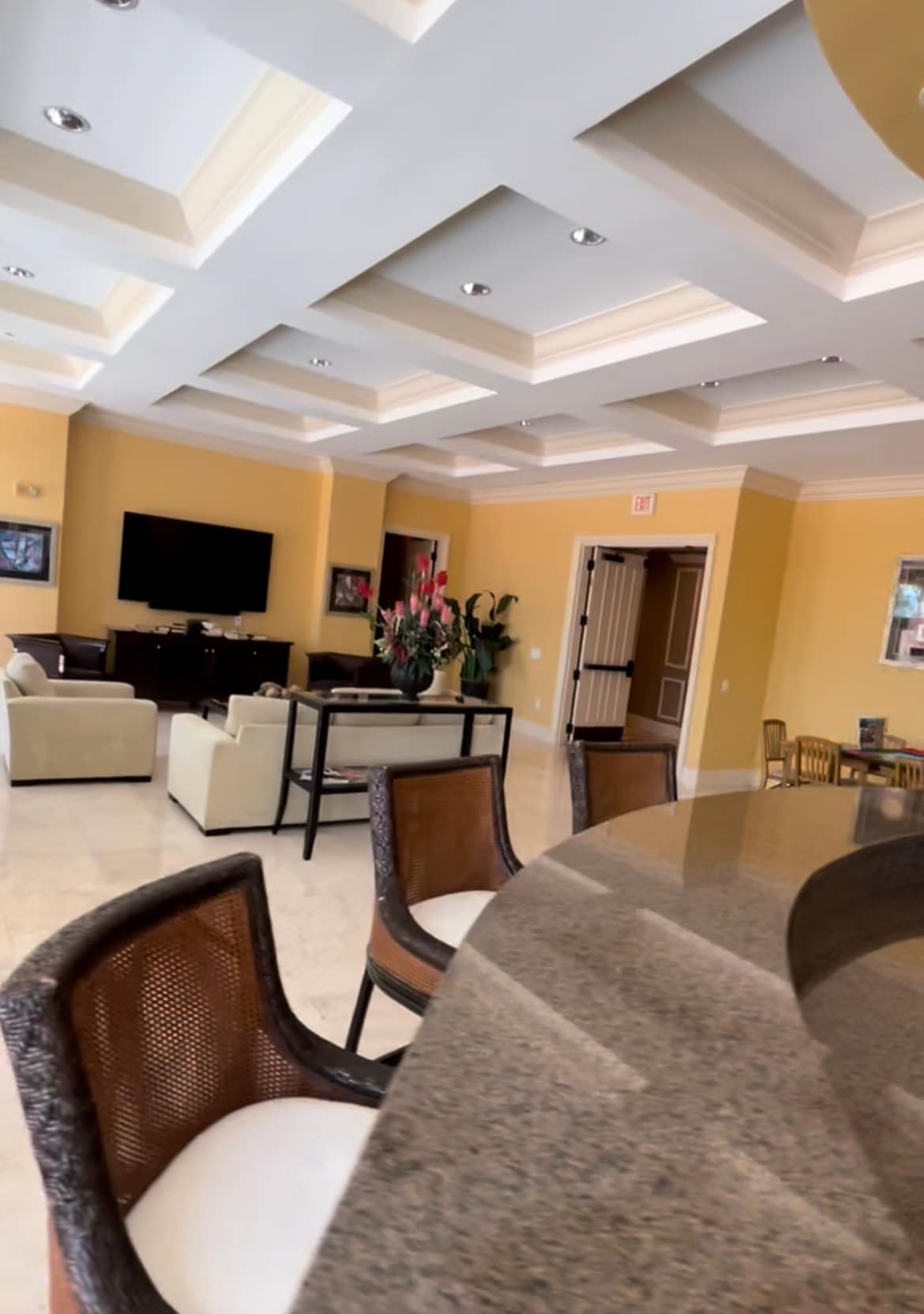 Riviera lobby area - 2743 1st St