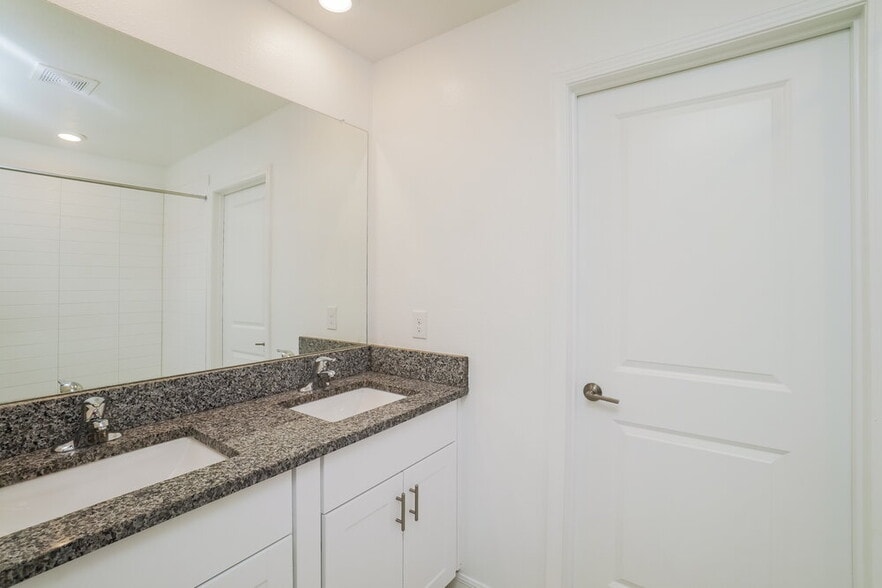 Building Photo - 17900 Blissful Stars Dr