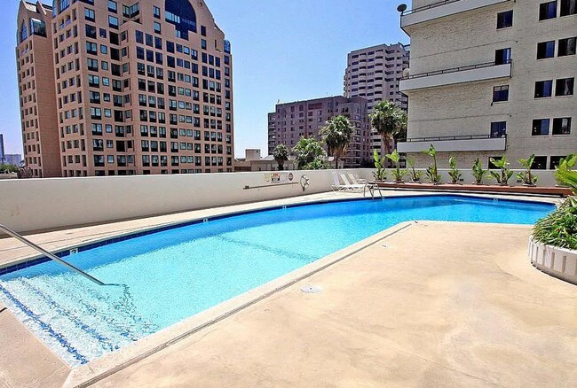 Building Photo - 10501 Wilshire Blvd