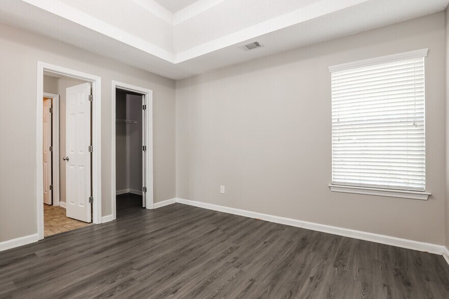 Building Photo - 542 Vaughan Dr