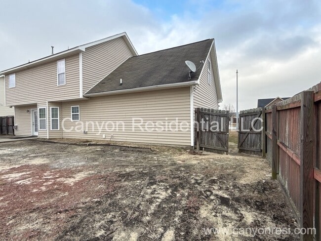 Building Photo - 3628 Crosswinds Dr