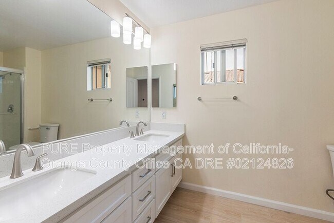 Building Photo - 11930 N Riviera