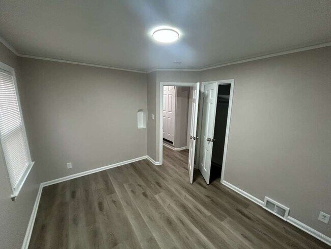 Building Photo - Charming 3 Bedroom Bungalow