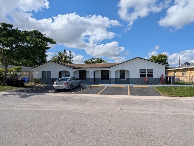 Building Photo - 7610 SW 10th St