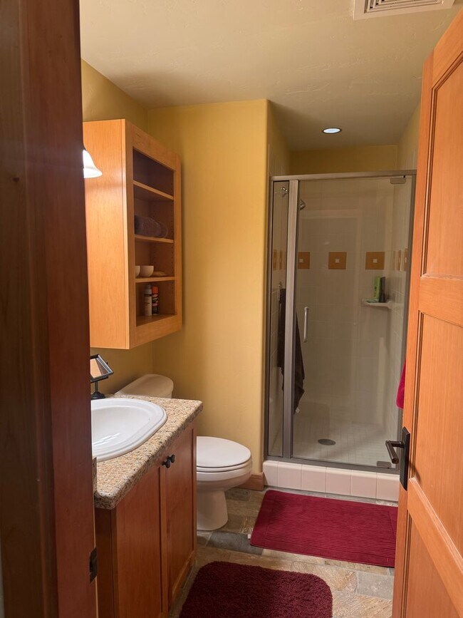 Building Photo - Luxury Fully Furnished 4BD/4BA Mountain Retreat with Hot Tub & Garage – Woodwinds #34, Mammoth Lakes