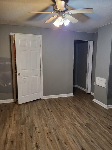 Building Photo - 16112 McConnell Dr