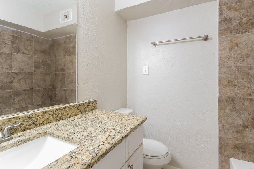 Building Photo - 16111 Rosenridge Dr