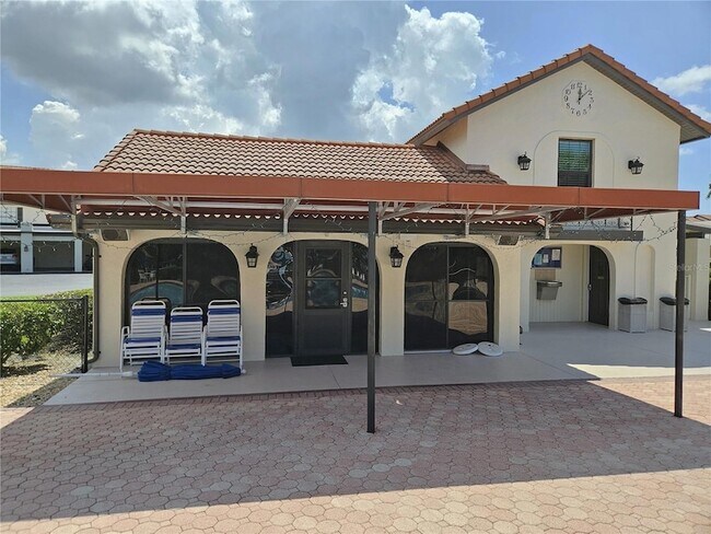 Building Photo - 764 Avenida Estancias