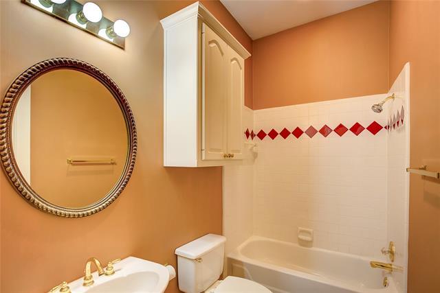 Building Photo - 124 Dickens Dr