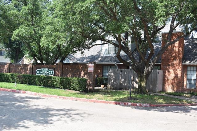 Building Photo - 449 Harris St