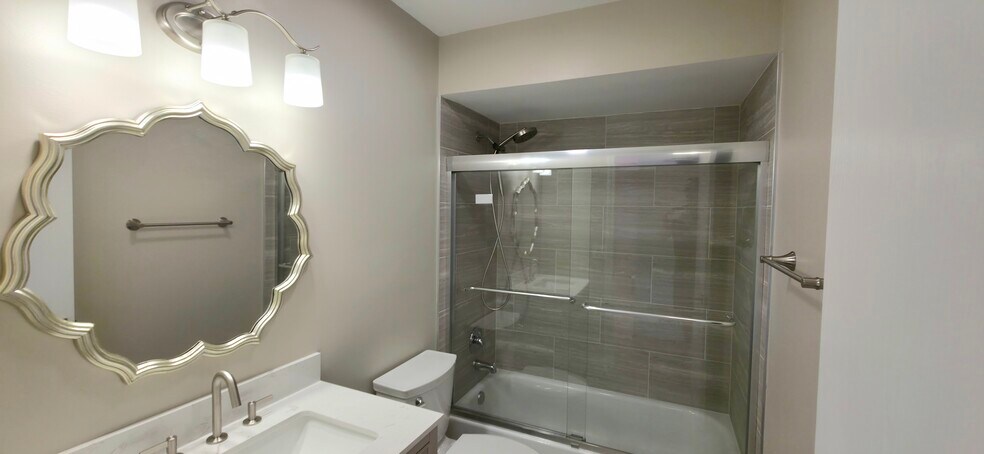 Building Photo - 4132 Cove Ln