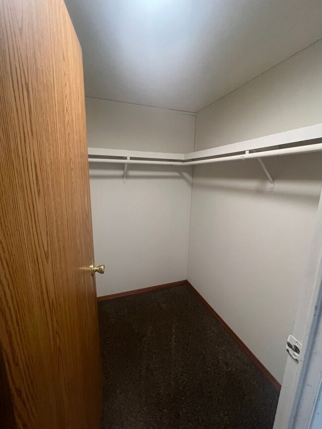 Building Photo - Large 3 bed 2 bath mobile