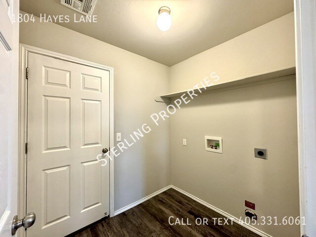 Building Photo - 1804 Hayes Ln