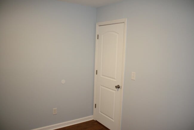Building Photo - 264 Highland Dr