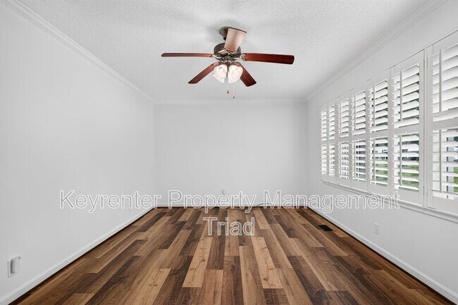 Building Photo - 9415 Glen Cross Dr