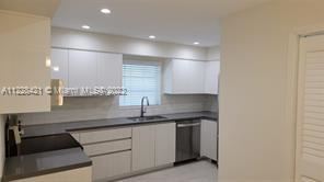 Building Photo - 3 br, 2 bath House - 1121 Cotorro Ave # 2