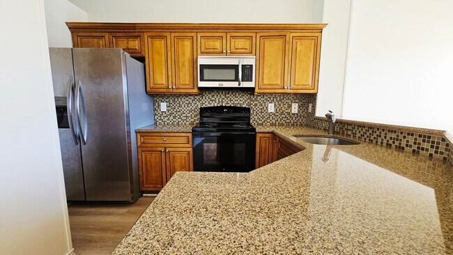 Building Photo - 4823 Via Palm Lakes Via