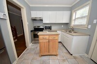 Building Photo - Gated 3 Bedroom, 2 Bathroom Near Chickasaw Gardens