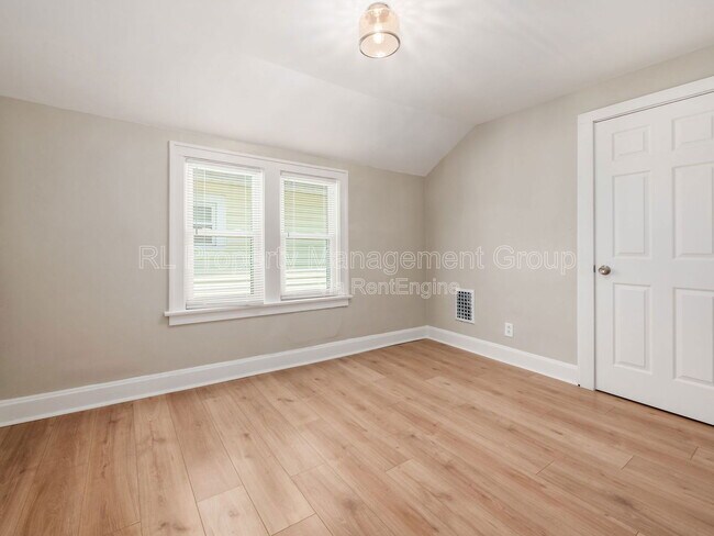 Building Photo - 439 Eldridge Ave