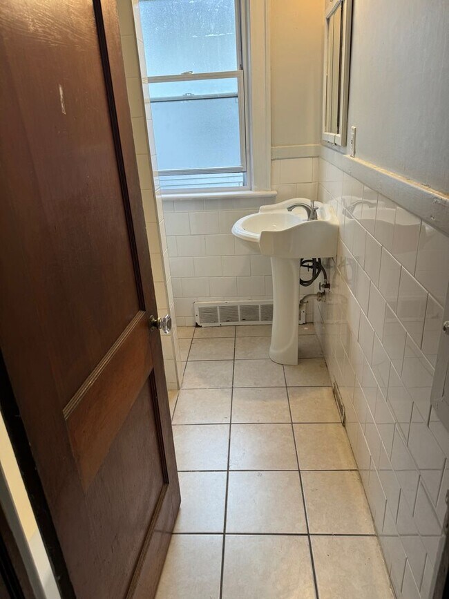 Building Photo - 10401 Homeworth Ave