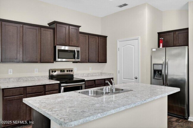 Building Photo - 8387 Cape Fox Dr