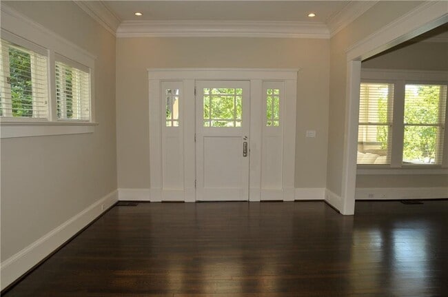 Building Photo - 950 Rupley Dr NE