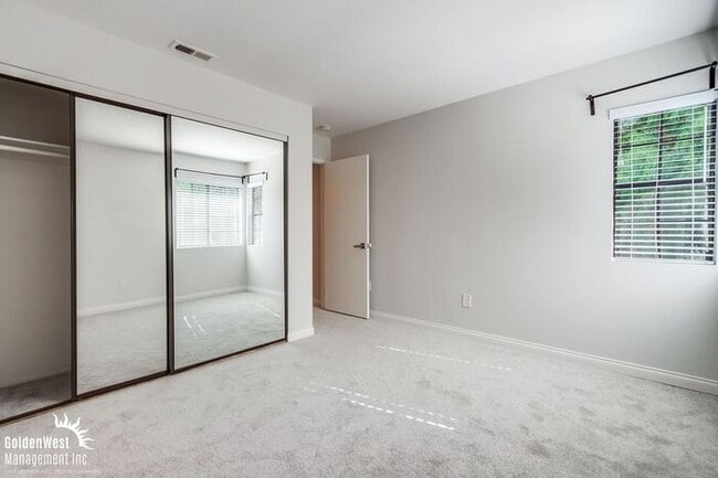 Building Photo - Charming 3Bdm 2Ba Condo in the Heart of Ca...