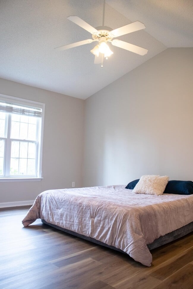 Building Photo - 1024 S Philwood Ct