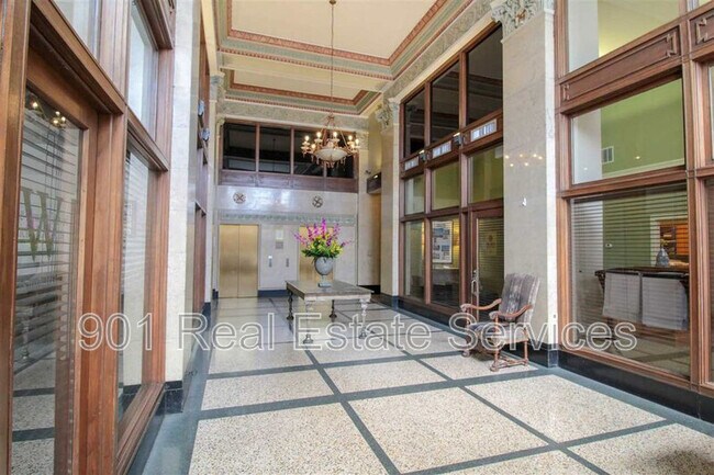 Building Photo - 66 Monroe Ave