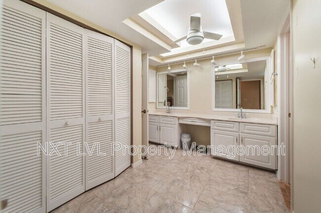 Building Photo - 5510 SW 4th Pl