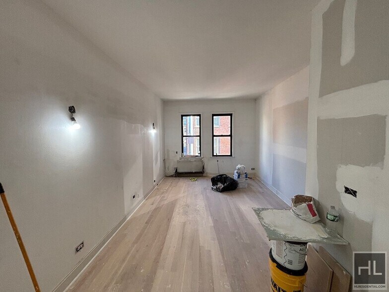 Primary Photo - WEST 22 STREET