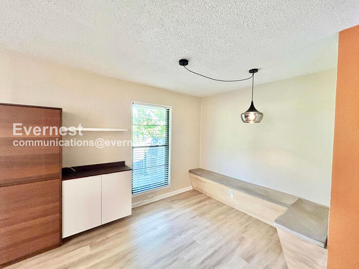 Building Photo - 5408 Waltham Ave