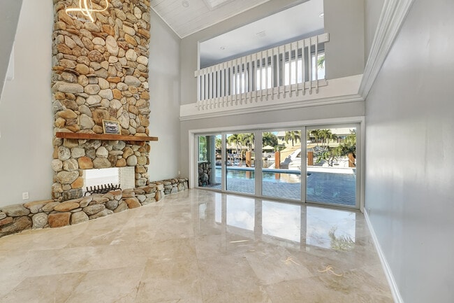 Building Photo - 937 Fern Dr