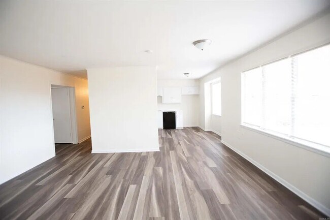 Building Photo - 13324 Alexander Rd