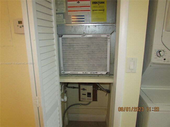 Building Photo - 1801 SW 107th Ave