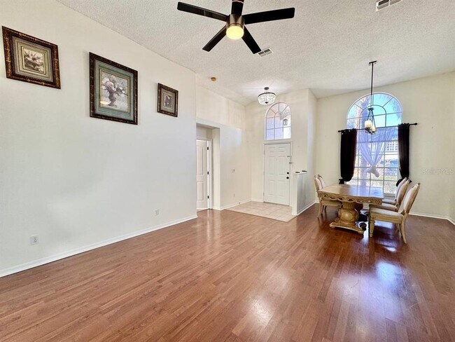 Building Photo - 10028 Oasis Palm Dr