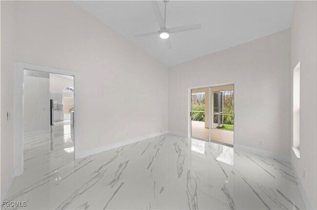 Building Photo - 3282 Sabal Springs Blvd