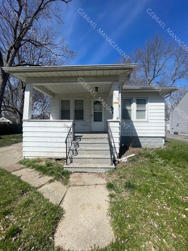 Primary Photo - 718 Leland St